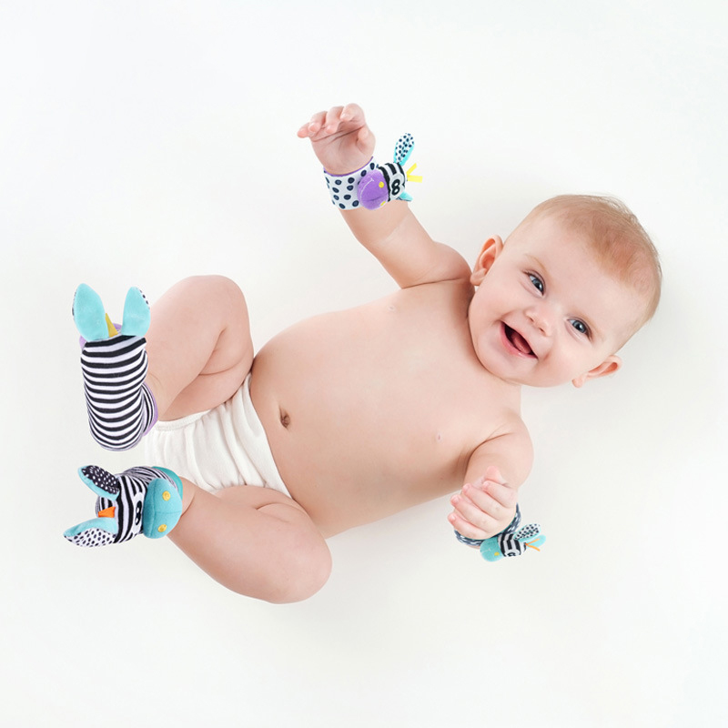 Jouets de hochet de poignet d'animaux en peluche mignons pour bébé, chaussettes de recherche de pied, 0-12 mois, cadeau nouveau-né garçon et fille, ensemble de 4 pièces