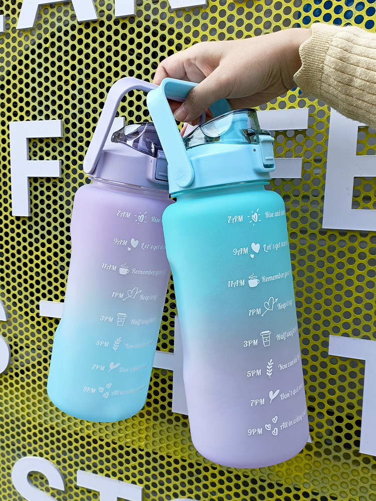 Bouteille d'eau de sport portable réutilisable avec autocollants de marqueur de temps, plastique de motivation, standardisation, 2 litres
